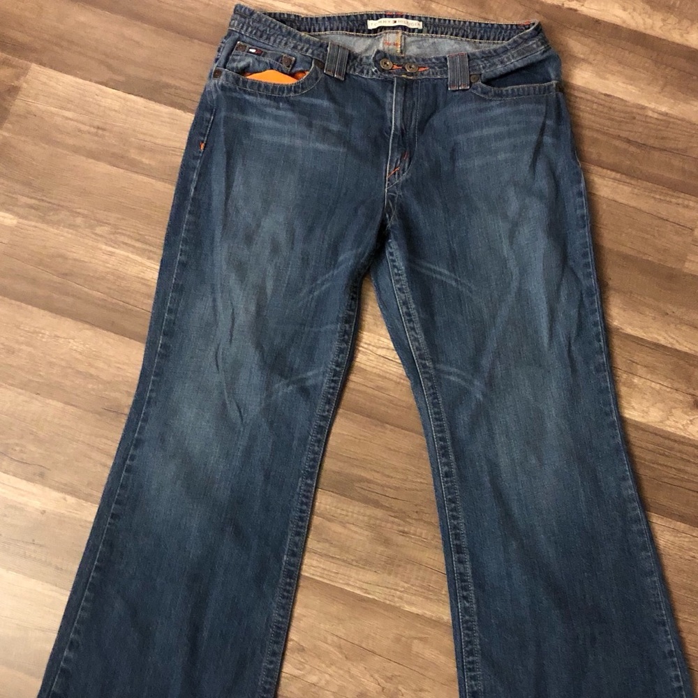 TOMMY JEANS